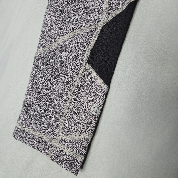 Lululemon Pace Rival Crop Back Zip Pocket White/Black Style W6ABPS size 6 - Picture 8 of 12